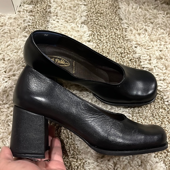 Brand new leather classic heels - Picture 1 of 5